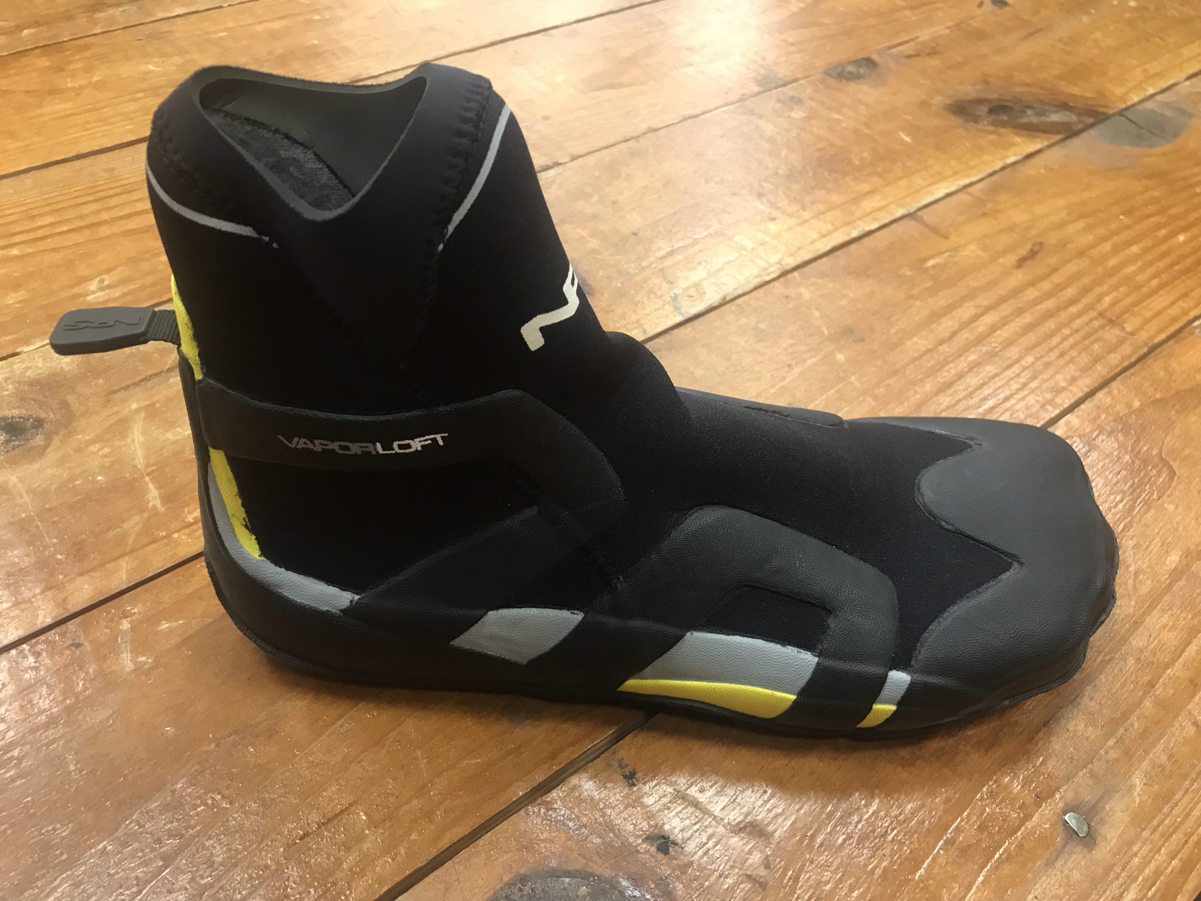 Best Shoes For Freestyle Whitewater Kayaking Beater Boater
