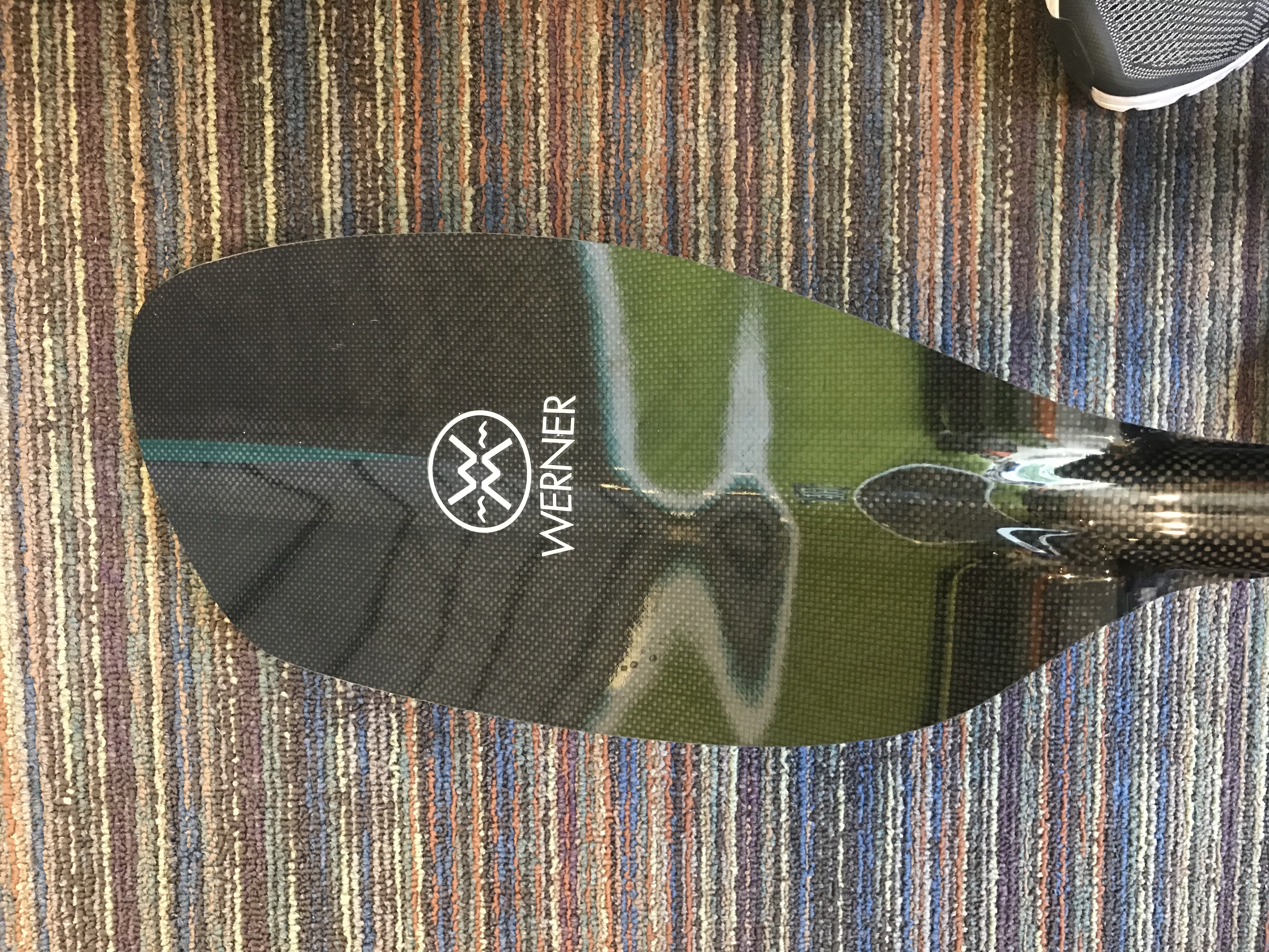 Does The Werner Sherpa Carbon Whitewater Kayaking Paddle Have a Foam Core?